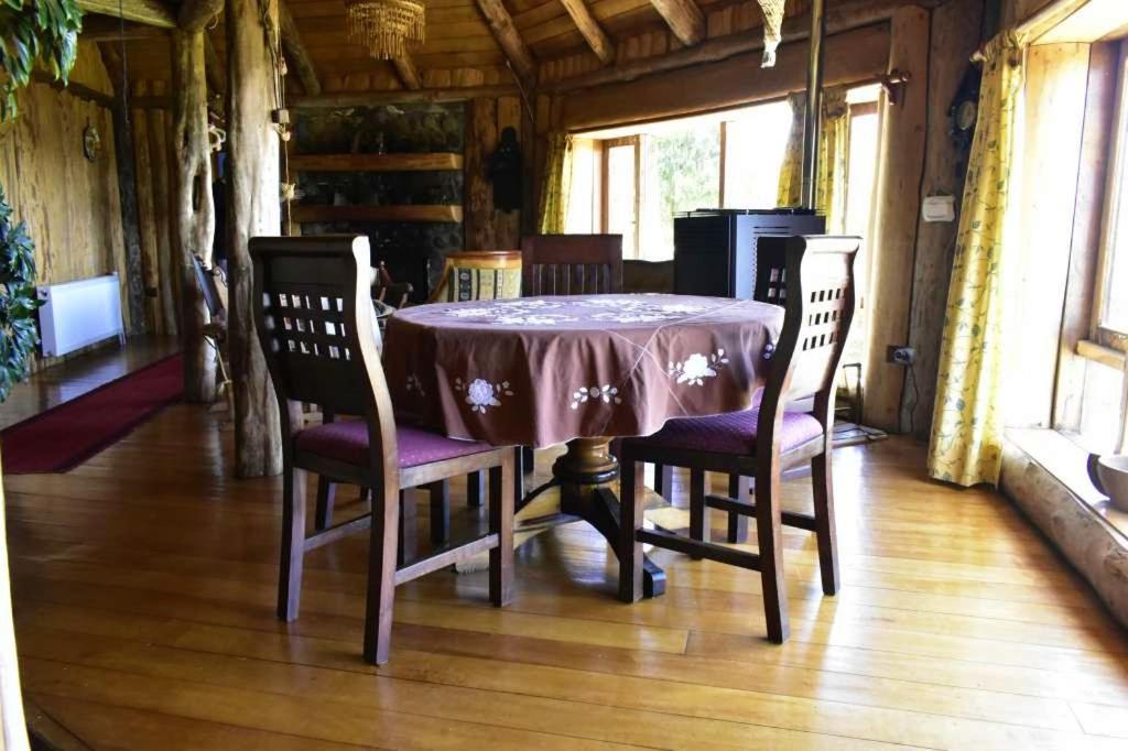Cabañas Los Cochipoñis Lodge *